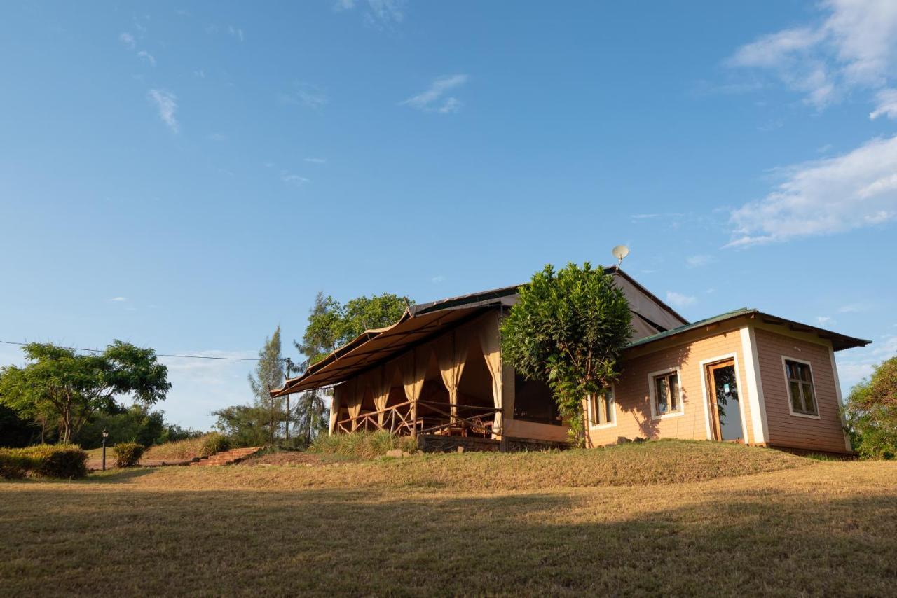 Pembeni Rhotia Lodge